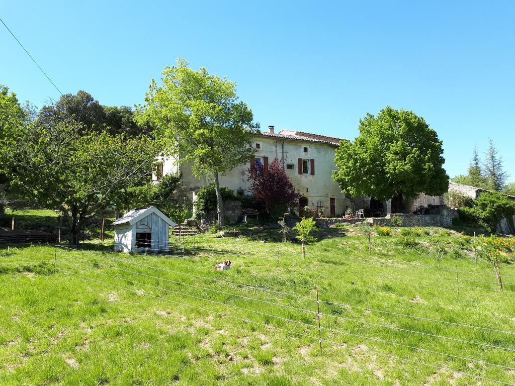 Gites La Ferme Accrochee A La Colline لاغورس المظهر الخارجي الصورة